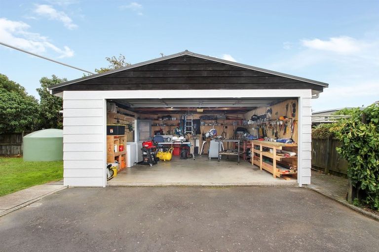 Photo of property in 4 Seaway Road, Clarks Beach, 2122