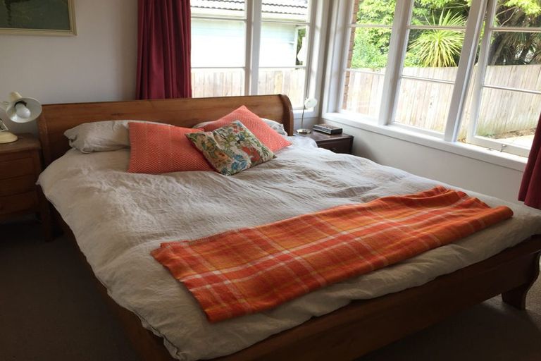 Photo of property in 18 Kervil Avenue, Te Atatu Peninsula, Auckland, 0610