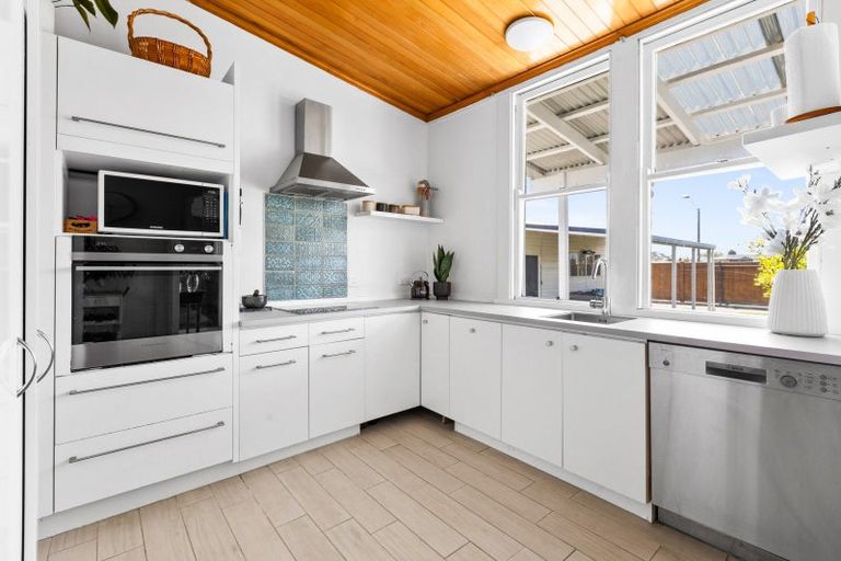 Photo of property in 49 Mcdonald Street, Napier South, Napier, 4110