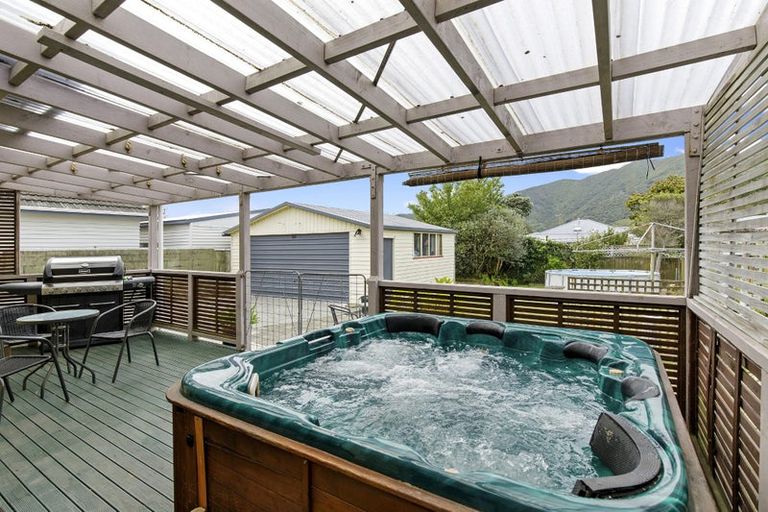 Photo of property in 5 Moana Grove, Waiwhetu, Lower Hutt, 5010