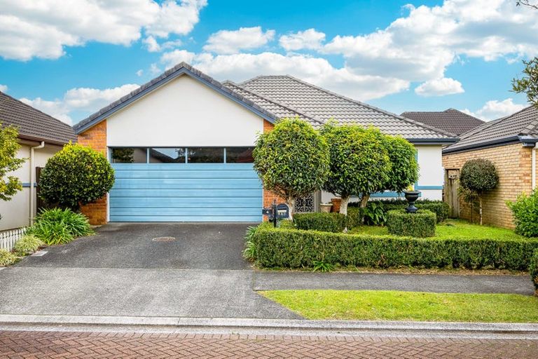Photo of property in 4 Applebox Lane, Henderson, Auckland, 0612