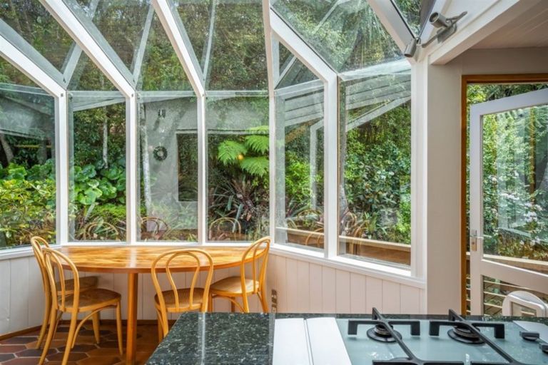 Photo of property in 50 Braemar Road, Castor Bay, Auckland, 0620