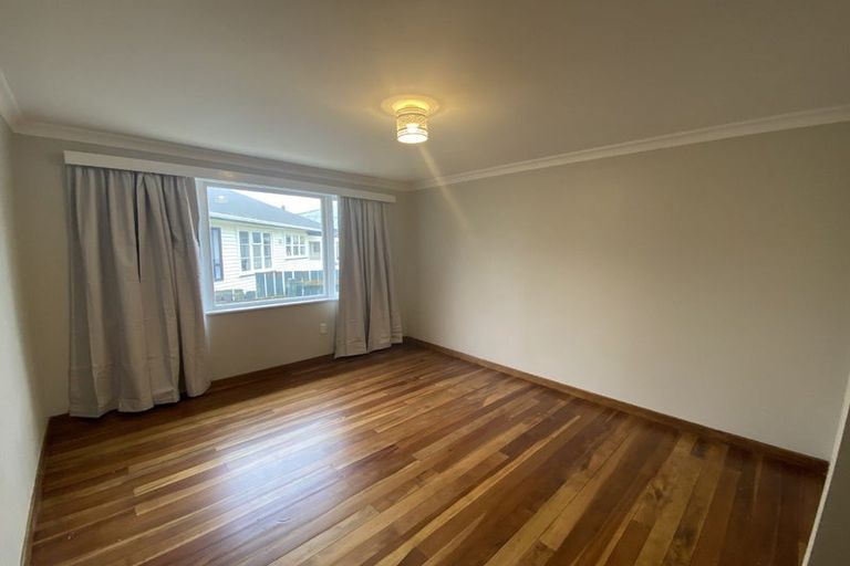 Photo of property in 148 Main Road, Tawa, Wellington, 5028