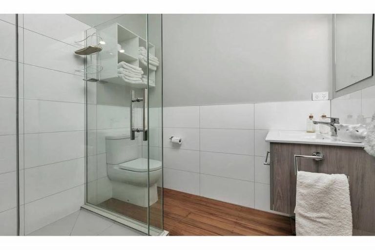 Photo of property in 1 Cochrane Road, Hobsonville, Auckland, 0616