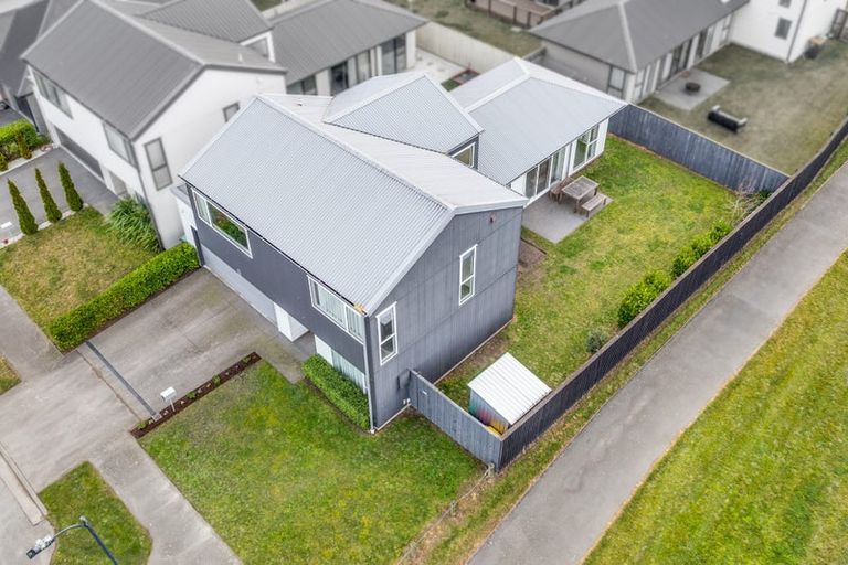 Photo of property in 11 George West Square West, Wigram, Christchurch, 8025