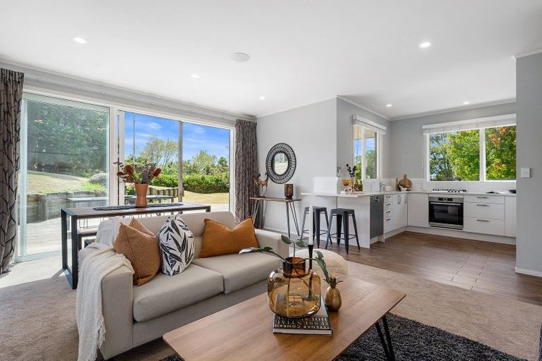 Photo of property in 949 State Highway 16, Waimauku, 0812