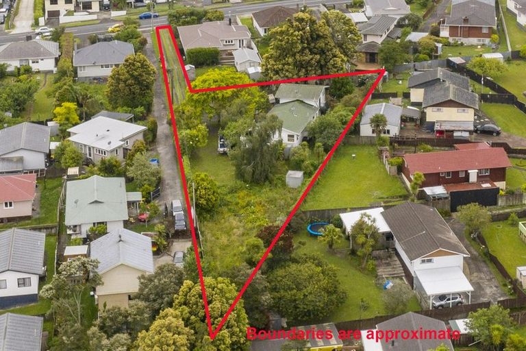 Photo of property in 139 View Road, Sunnyvale, Auckland, 0612