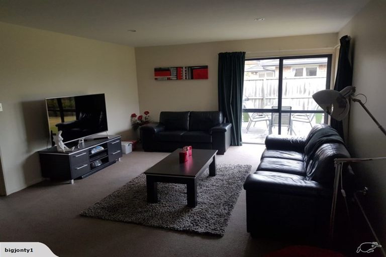 Photo of property in 6a Blarney Place, Casebrook, Christchurch, 8051