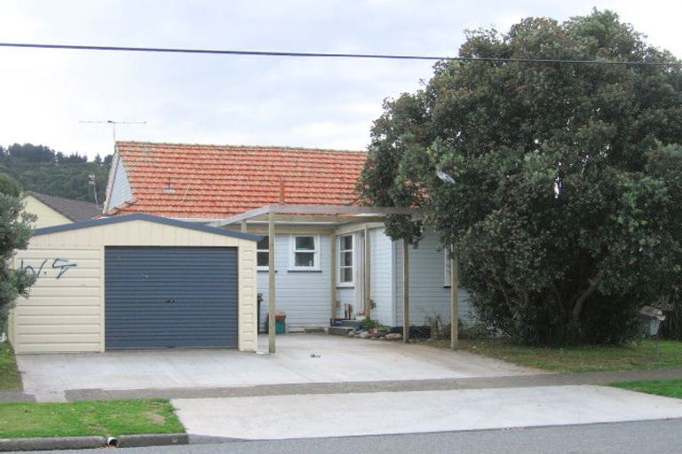Photo of property in 11 Churton Crescent, Taita, Lower Hutt, 5011
