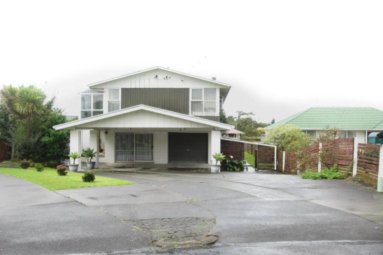 Photo of property in 17 Ware Place, Pakuranga Heights, Auckland, 2010