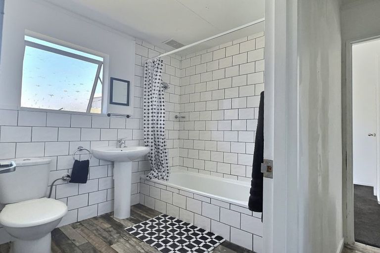 Photo of property in 23a Kettle Crescent, Marewa, Napier, 4110