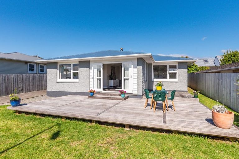 Photo of property in 16 Anthony Grove, Paraparaumu Beach, Paraparaumu, 5032
