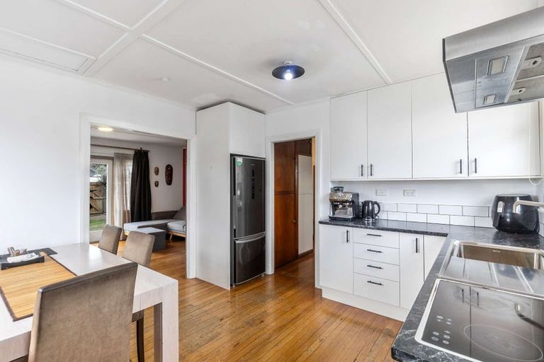 Photo of property in 19 Parkers Road, Tahunanui, Nelson, 7011