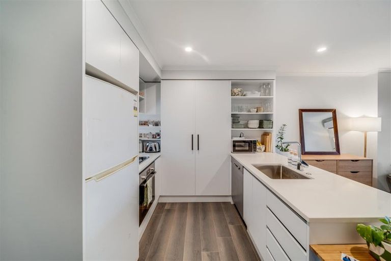 Photo of property in 10/14 Ruakiwi Road, Hamilton Lake, Hamilton, 3204