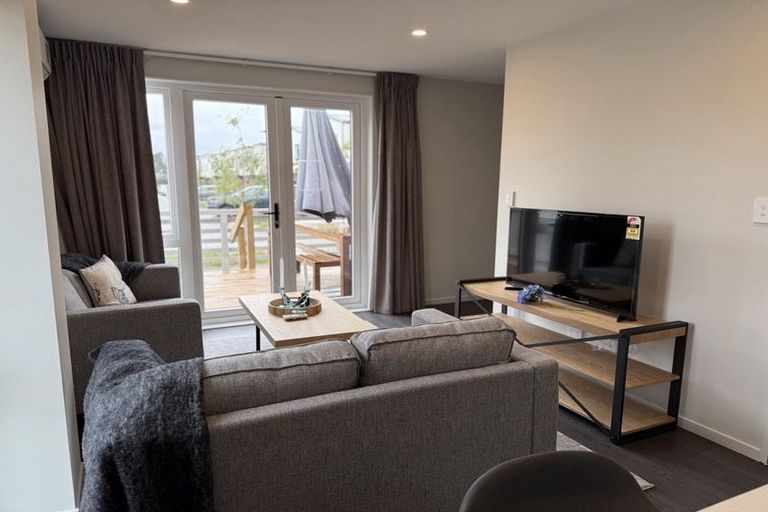 Photo of property in 116 Te Puketoka Lane, Mangere, Auckland, 2022