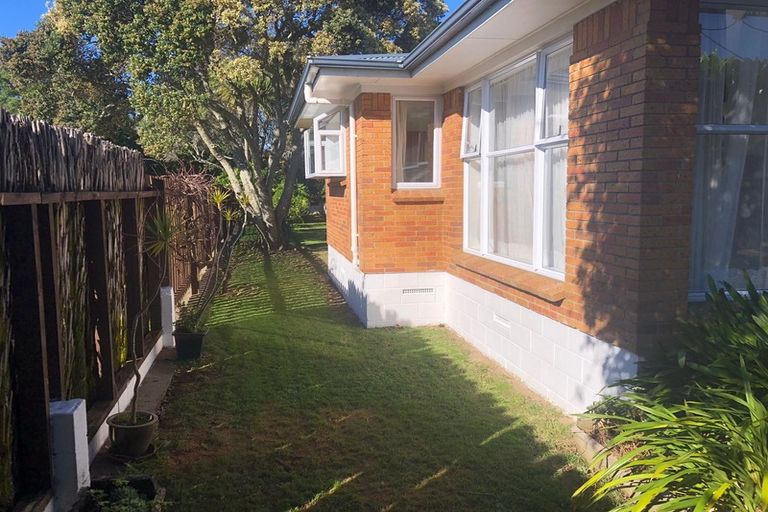 Photo of property in 54 Wellesley Road, Mangere Bridge, Auckland, 2022