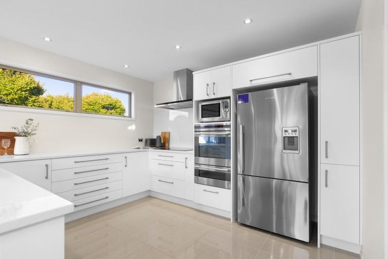 Photo of property in 21 Dalethorpe Avenue, Fairfield, Hamilton, 3214