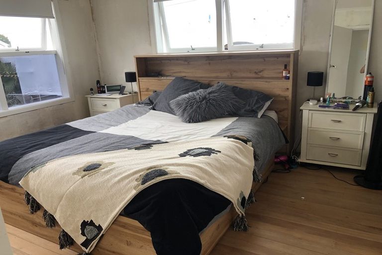 Photo of property in 1/3 Waller Avenue, Bucklands Beach, Auckland, 2012