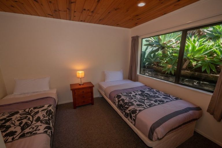 Photo of property in 33 Stratford Drive, Cable Bay, 0420