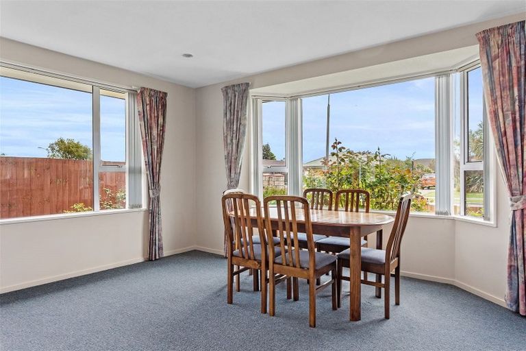 Photo of property in 16 Thistledown Place, Woolston, Christchurch, 8062