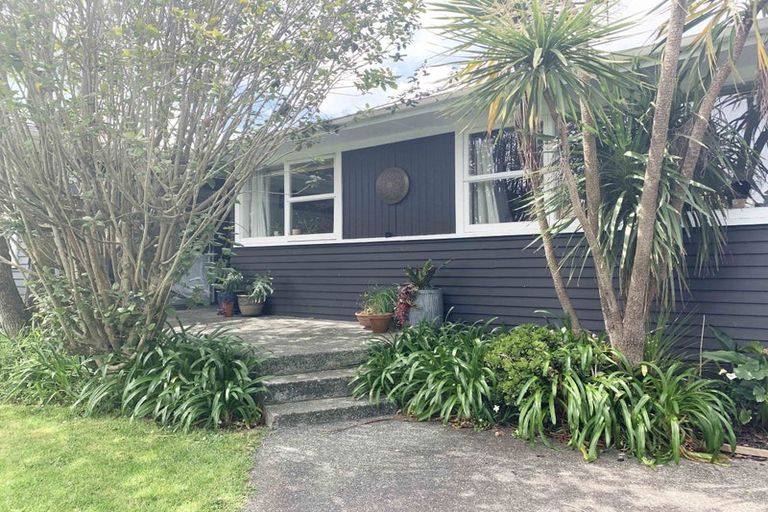 Photo of property in 9 Blue Way, Glendene, Auckland, 0602