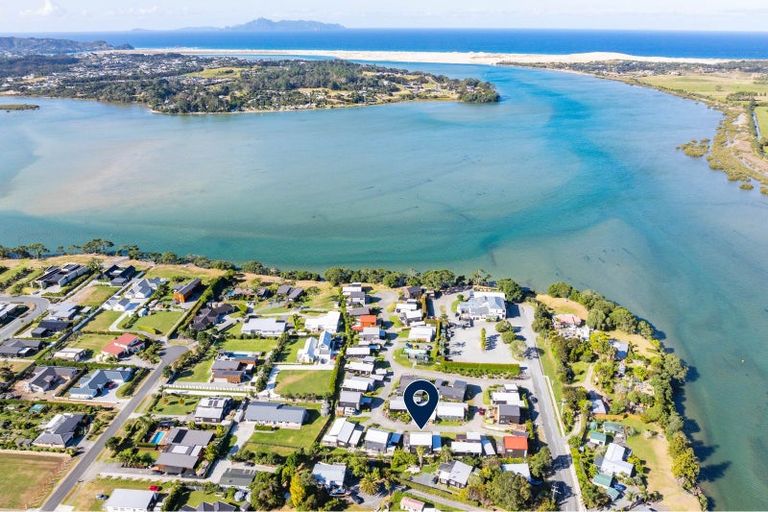 Photo of property in 9 Citrus Place, Mangawhai, 0505