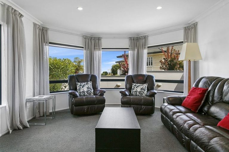 Photo of property in 2/94 Harvey Street, Waipahihi, Taupo, 3330