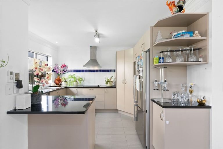 Photo of property in 36 Kenderdine Road, Papatoetoe, Auckland, 2025