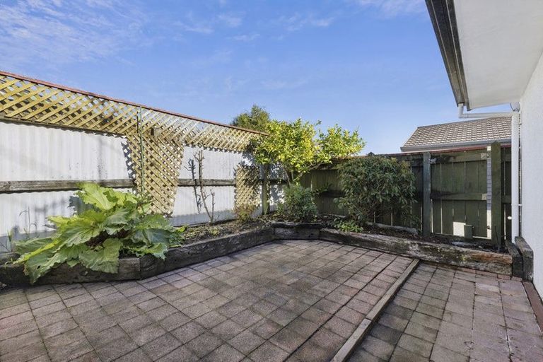 Photo of property in 1/122 Tasman Street, Nelson, 7010
