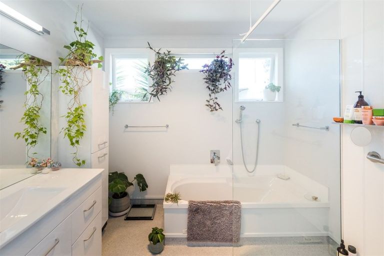 Photo of property in 7 Galway Avenue, Hokowhitu, Palmerston North, 4410