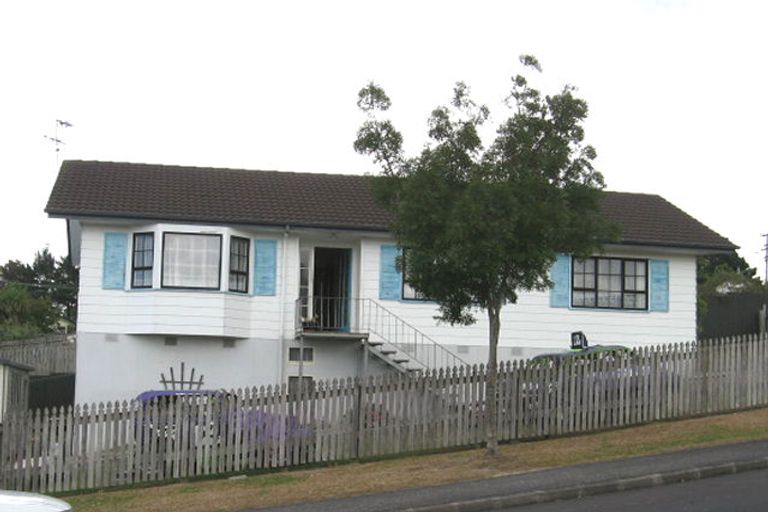 Photo of property in 14 Holmes Drive South, West Harbour, Auckland, 0618