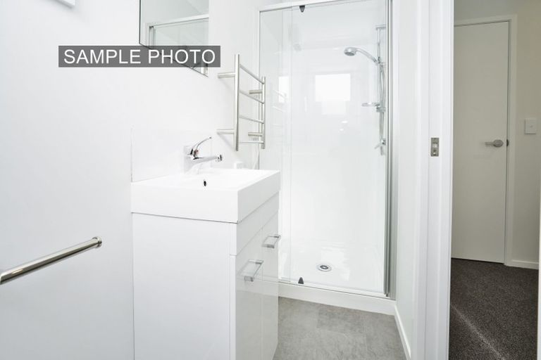 Photo of property in 2/10 Burrows Place, Frankton, Hamilton, 3204