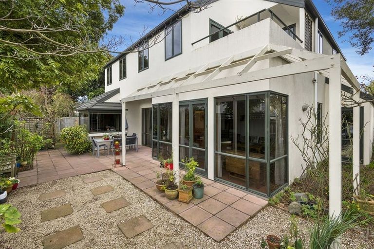 Photo of property in 84a Hinau Street, Riccarton, Christchurch, 8041