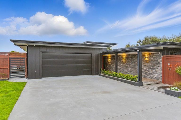 Photo of property in 518 Hickford Road, Foxton, 4891