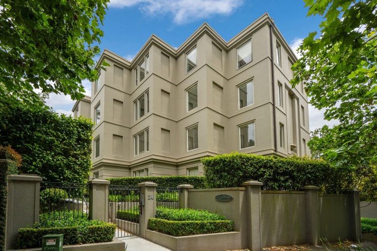 Photo of property in 4a/24 Domain Drive, Parnell, Auckland, 1052