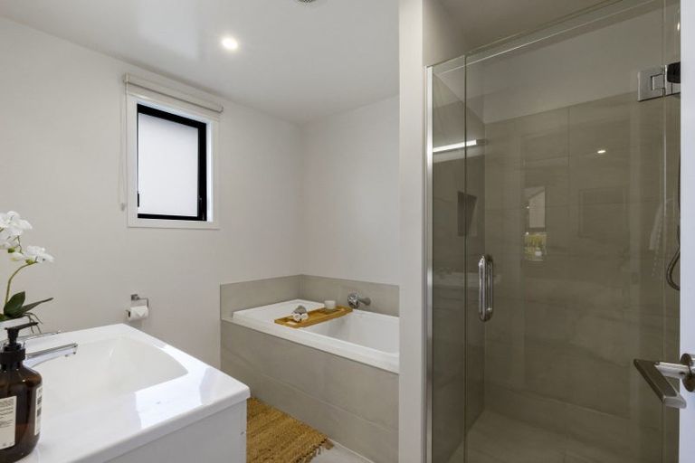 Photo of property in 12 Muster Road, Jacks Point, 9371