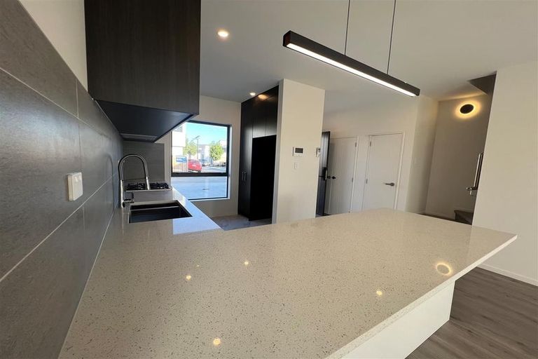 Photo of property in 129 Walters Road, Papakura, Takanini, 2110