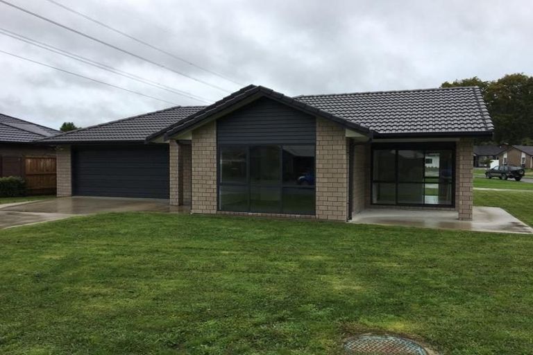 Photo of property in 33 Crabb Fields Lane, Riverhead, 0820