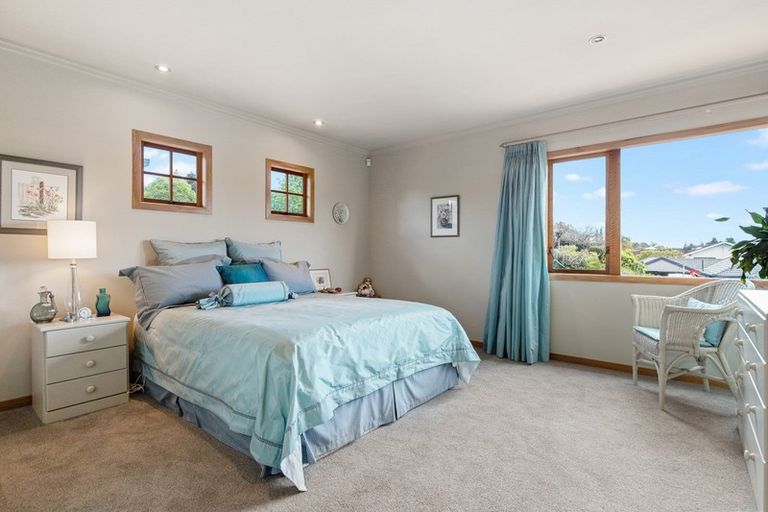 Photo of property in 64 Lake Crescent, Hamilton Lake, Hamilton, 3204