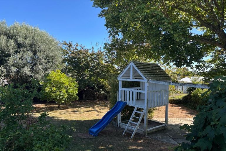 Photo of property in 8 Wanaka Place, Glenview, Hamilton, 3206