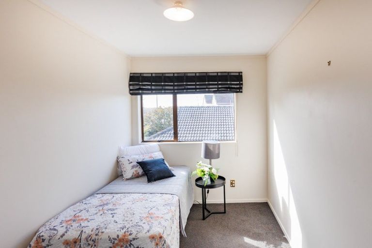 Photo of property in 107 John F Kennedy Drive, Milson, Palmerston North, 4414