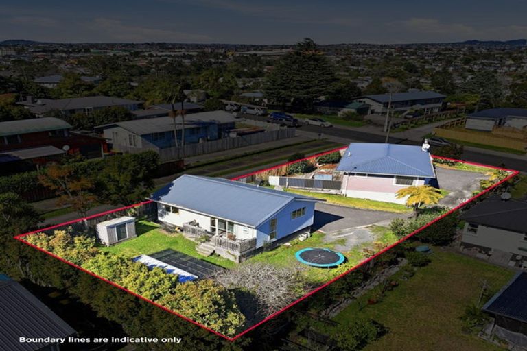 Photo of property in 57 Chorley Avenue, Massey, Auckland, 0614
