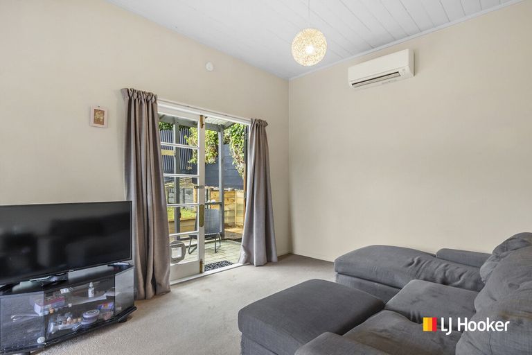 Photo of property in 11 Aitken Place, Mornington, Dunedin, 9011