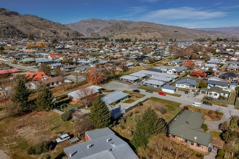 Photo of property in 12 Clare Place, Cromwell, 9310