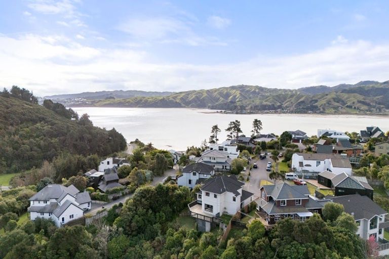 Photo of property in 60 Molyneux Close, Whitby, Porirua, 5024