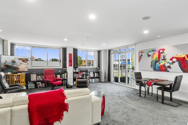 Photo of property in Salisbury Crown, 6/7 Salisbury Avenue, Mount Maunganui, 3116