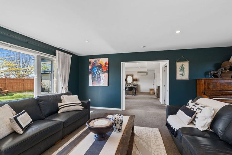Photo of property in 5 Carradale Avenue, Broomfield, Christchurch, 8042