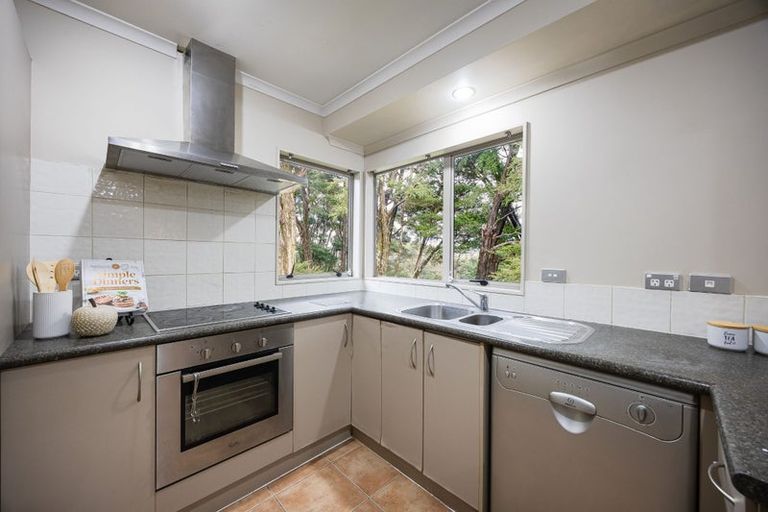 Photo of property in 27 Mckinley Road, Sunnyvale, Auckland, 0612