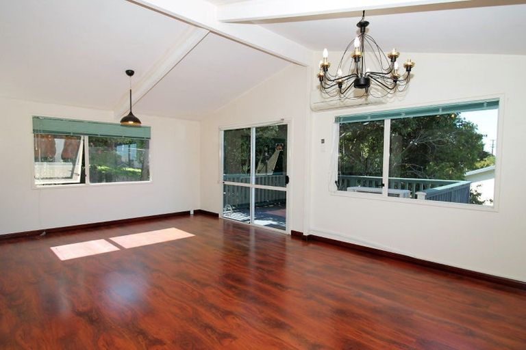 Photo of property in 80m Tirimoana Road, Te Atatu South, Auckland, 0602
