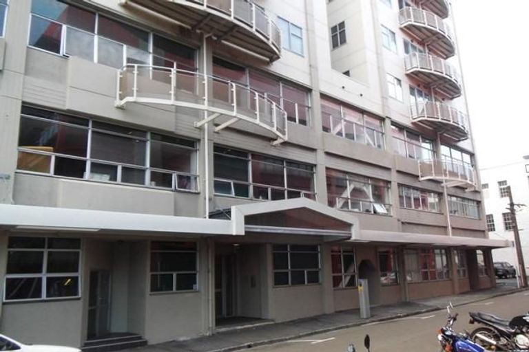 Photo of property in City Lodge Apartments, 401/115 Vivian Street, Te Aro, Wellington, 6011